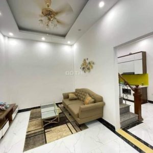 Bán nhà Đống Đa, 4 tầng, ngõ Kinh doanh, cách Ô tô cánh 10m, 4.5 tỷ